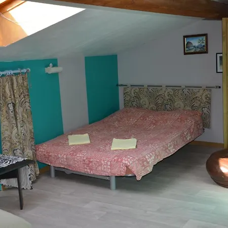 Et Colocation - Les 7 Fontaines Bed and Breakfast *